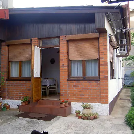 Apartman Thea Apartman *