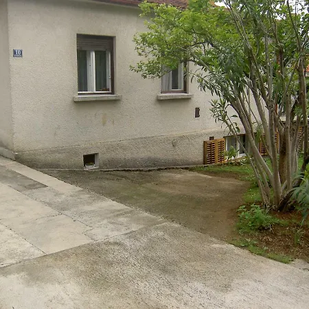 Apartman Thea Apartman *